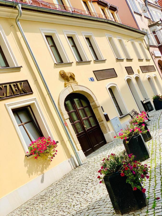 Apartament W Centrum Miasta Z Darmowym Parkingiem Dla Dwojga -Apartamenty Pod Zlotym Lwem Kłodzko Εξωτερικό φωτογραφία