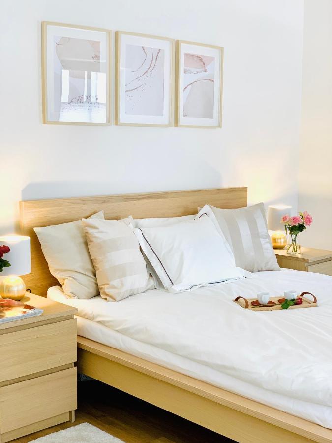Apartament W Centrum Miasta Z Darmowym Parkingiem Dla Dwojga -Apartamenty Pod Zlotym Lwem Kłodzko Εξωτερικό φωτογραφία