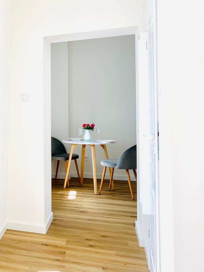 Apartament W Centrum Miasta Z Darmowym Parkingiem Dla Dwojga -Apartamenty Pod Zlotym Lwem Kłodzko Εξωτερικό φωτογραφία